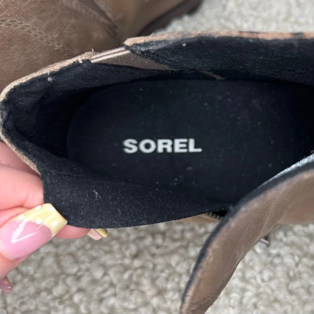 Sorel Joan of Arctic Zip Nubuck Leather Wedge Ankle Taupe sz 7.5 NL3365-240 Tan